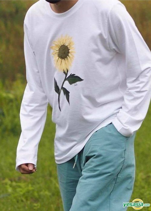 YESASIA: Leela - Sunflower Long-Sleeve T-Shirt (Size L) MALE STARS