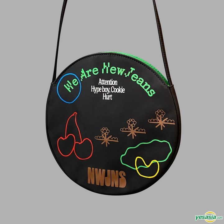 YESASIA: NewJeans EP Album Vol. 1 - New Jeans (Black Bag Version) (Limited  Edition) CD - NewJeans, ADOR CO.,LTD. - Korean Music - Free Shipping -  North America Site