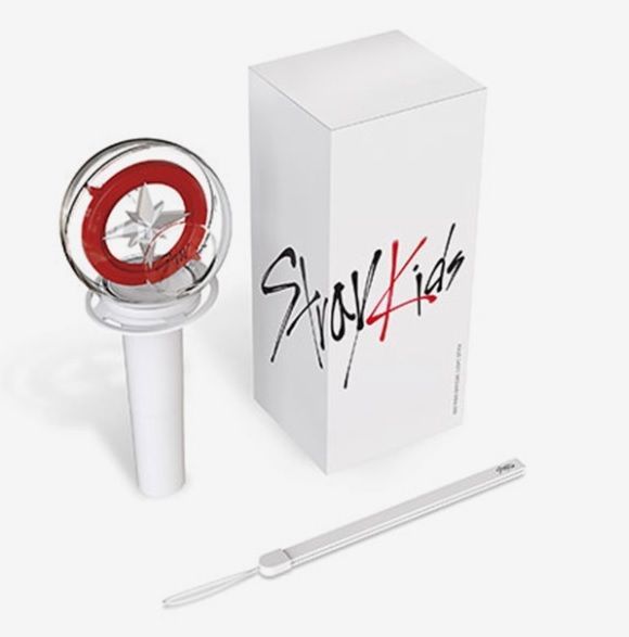 YESASIA: Stray Kids Official Fanlight Ver. 2 MALE STARS