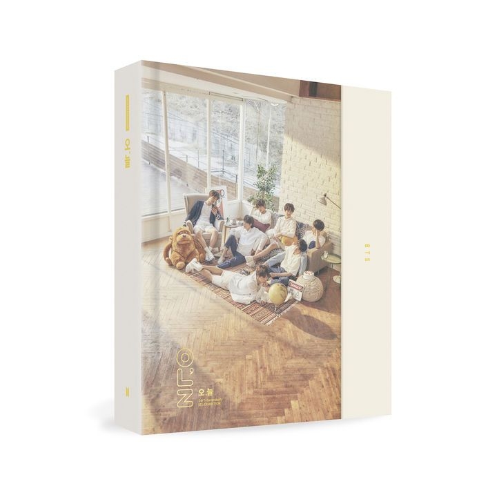 YESASIA : BTS - 2018 BTS Exhibition Book (Photobook + Unreleased