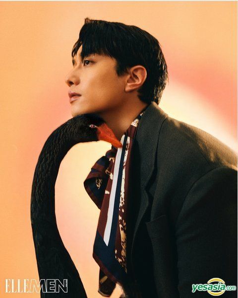 ELLE 台湾 香港 3月号 劉俊謙 テレンス・ラウ ELLE MEN 香港 テレンス・ラウ 劉俊謙 2025年3月号 ELLE MEN 香港