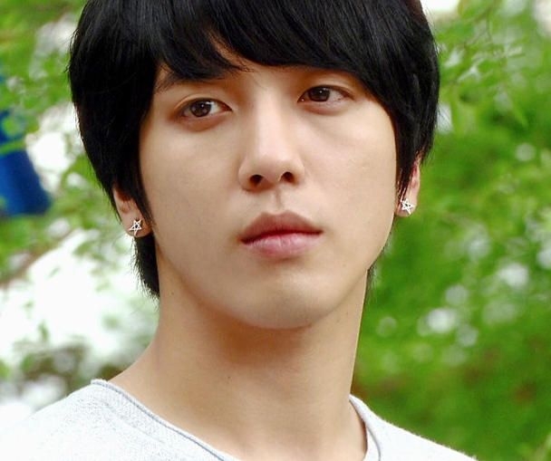 YESASIA: Infinite & CNBLUE : Jung Yong Hwa Style - Simple Star Earrings ...